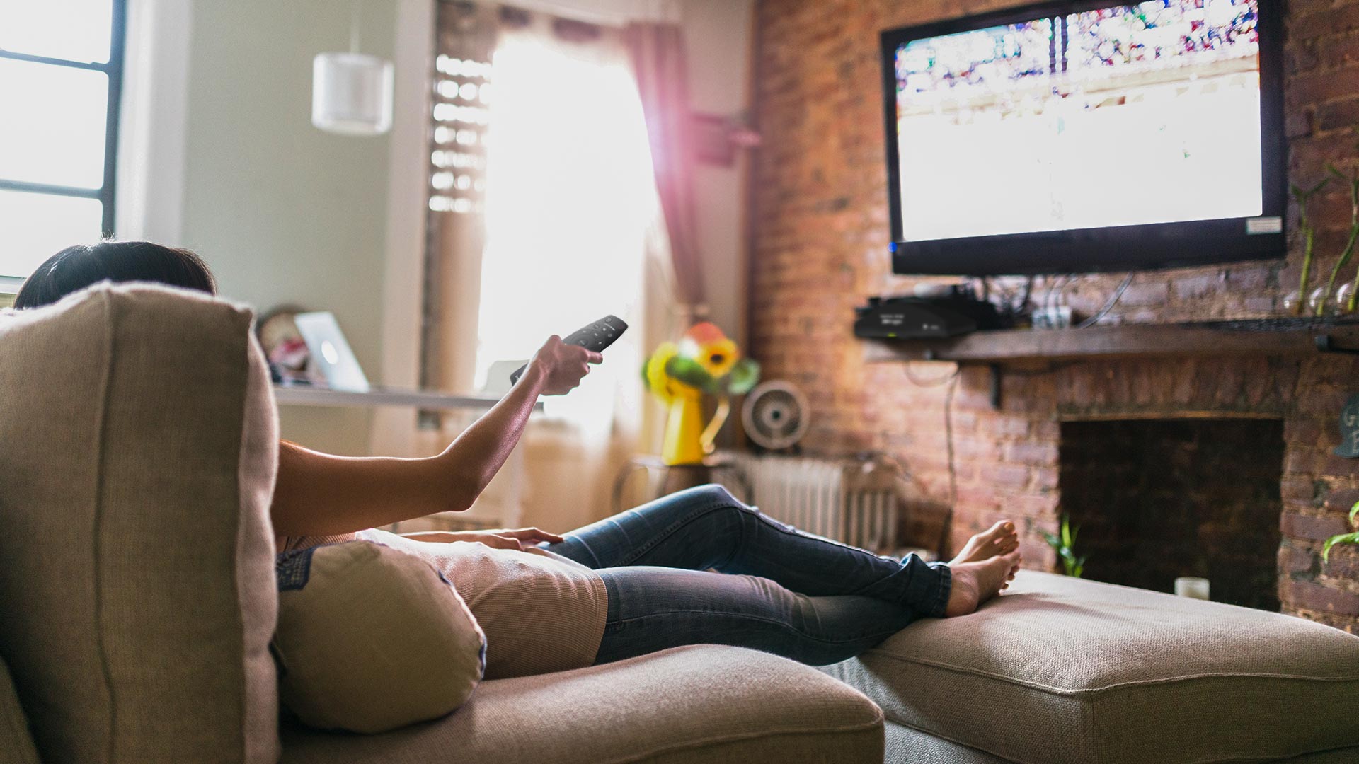 Watching: The Benefits and Risks of Binge-Watching