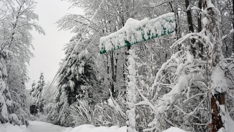 Winter Storm Avree Brings Power Outages to Northeast Wisconsin.